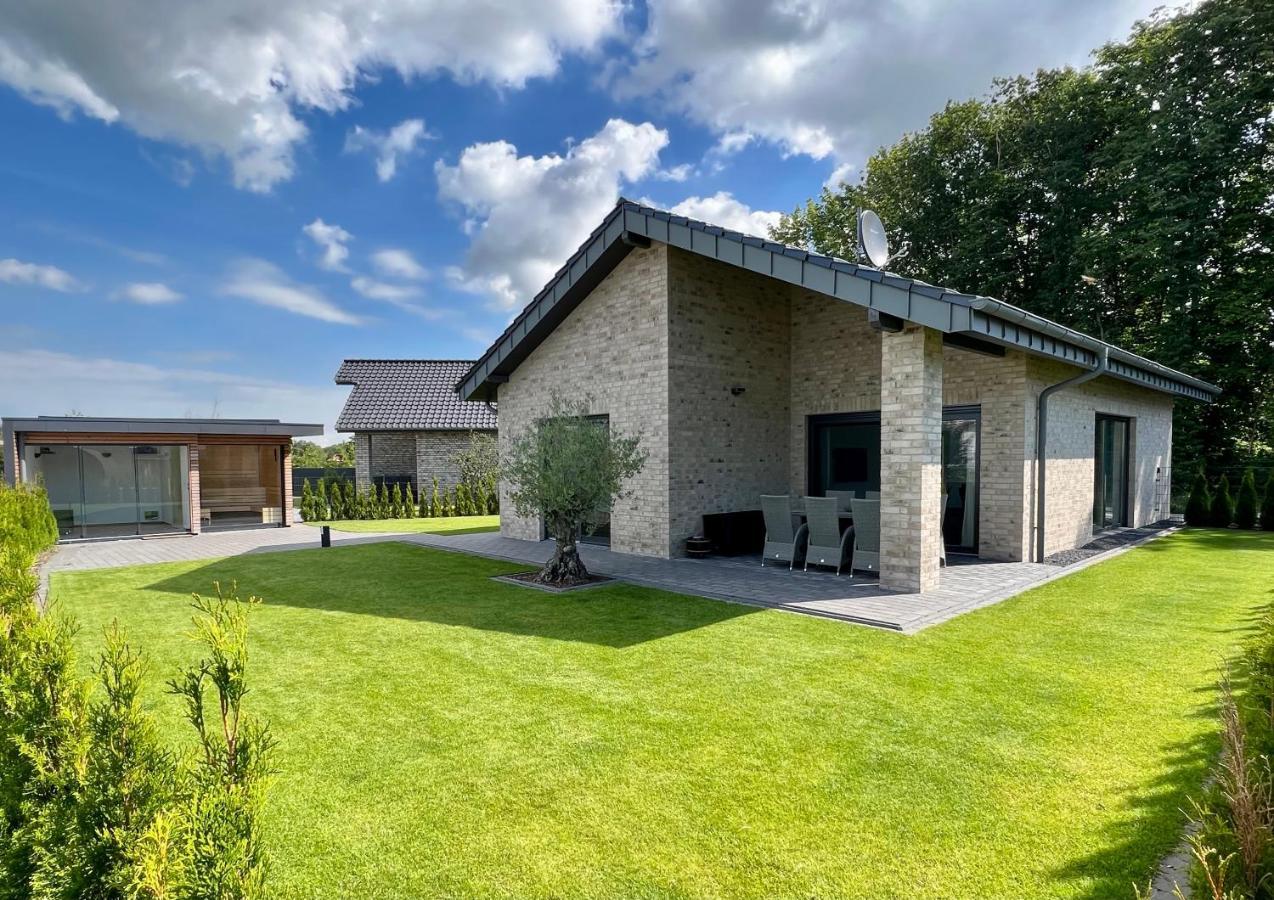 Schoenes Ferienhaus Mit Sauna Am Harkebruegger See In Der Naehe Von Oldenburg Barssel  Zewnętrze zdjęcie