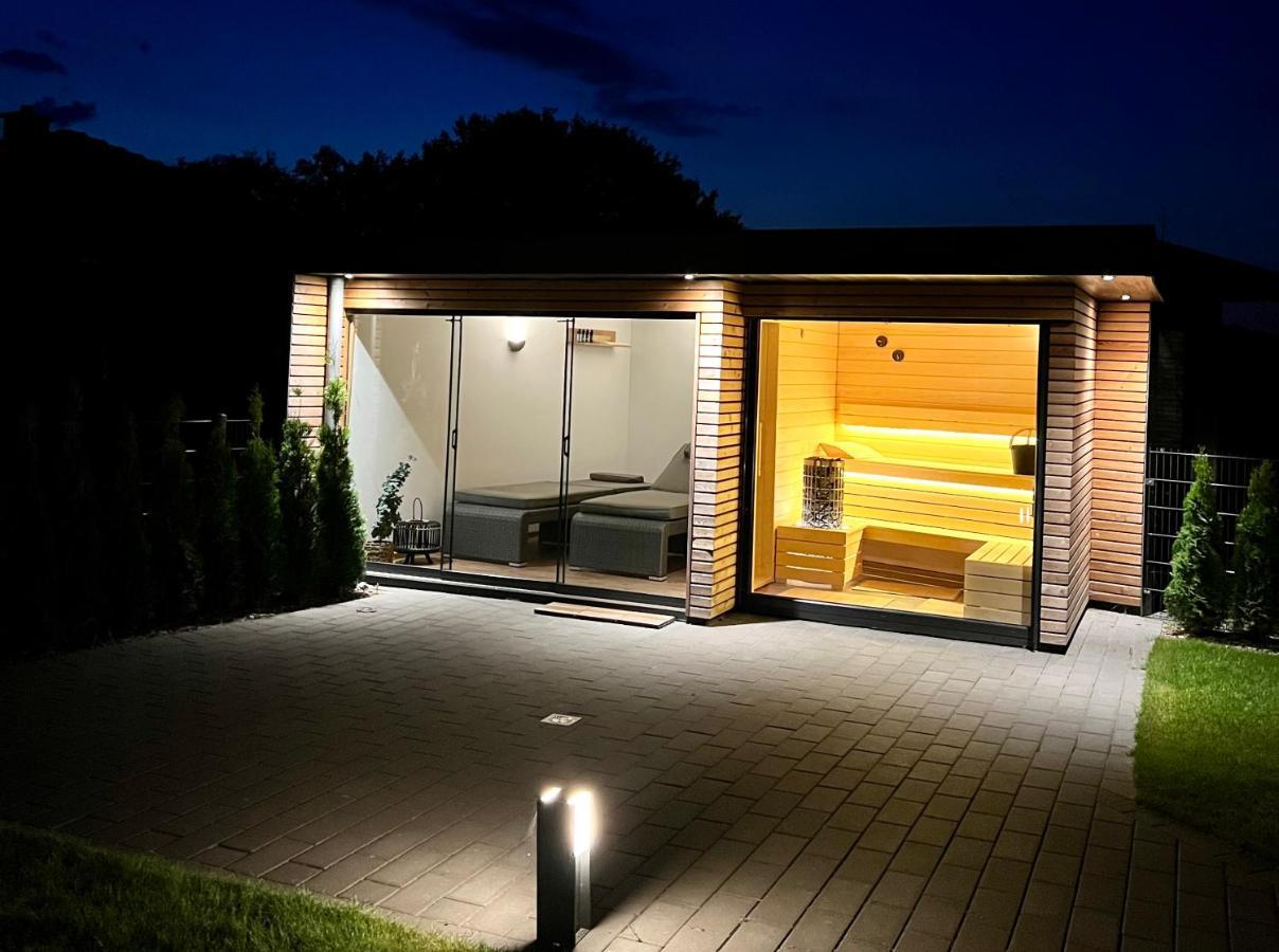 Schoenes Ferienhaus Mit Sauna Am Harkebruegger See In Der Naehe Von Oldenburg Barssel  Zewnętrze zdjęcie